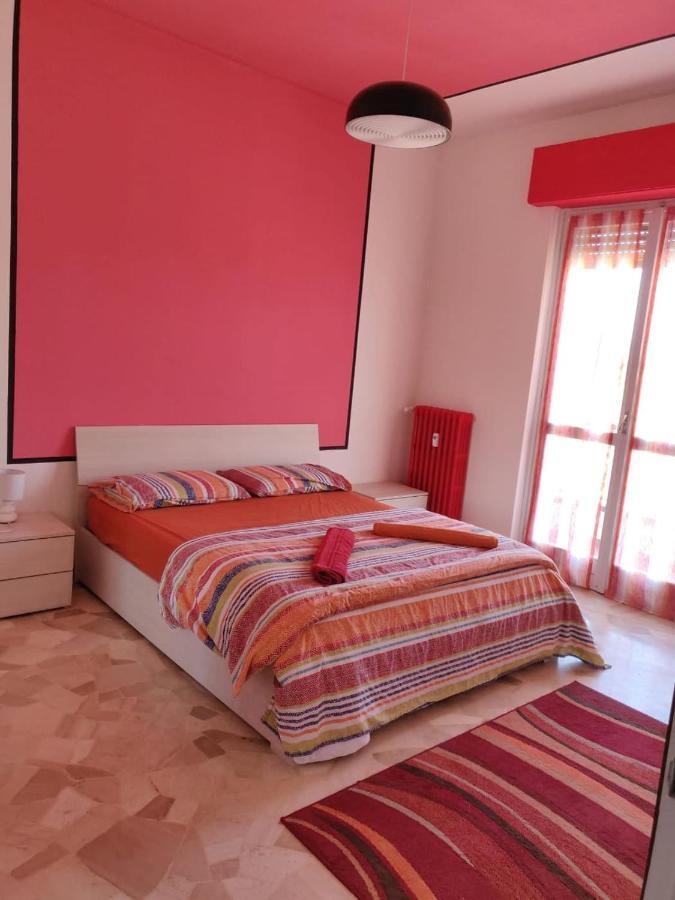 Helloguesthouse Olgiate Comasco Екстериор снимка